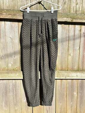 Nike Sportswear Everyday Modern Women's High-Rise Textured Joggers in Sequoia